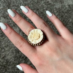 FLOWER STATEMENT RING